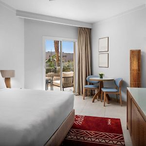Beachside King Premium Room Garden View