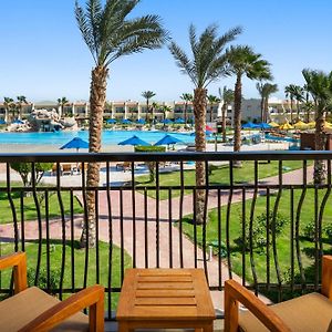 Mountainside Triple Deluxe Room Pool View